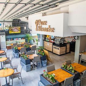 Pure Blanche Hotel